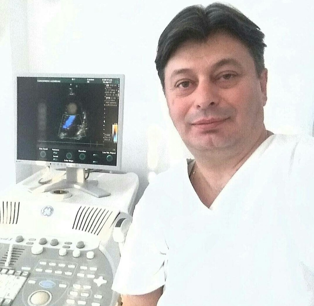 Dr Dejan Živić